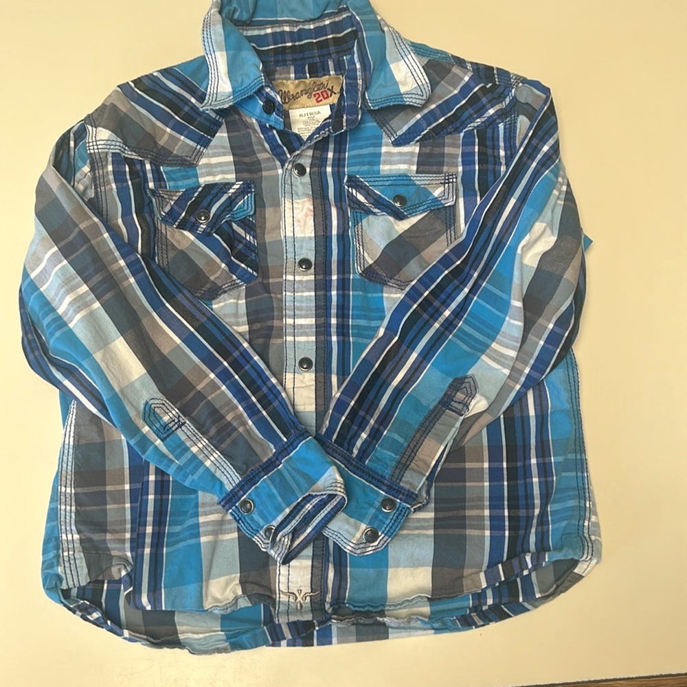 Wrangler 20x button up shirt!